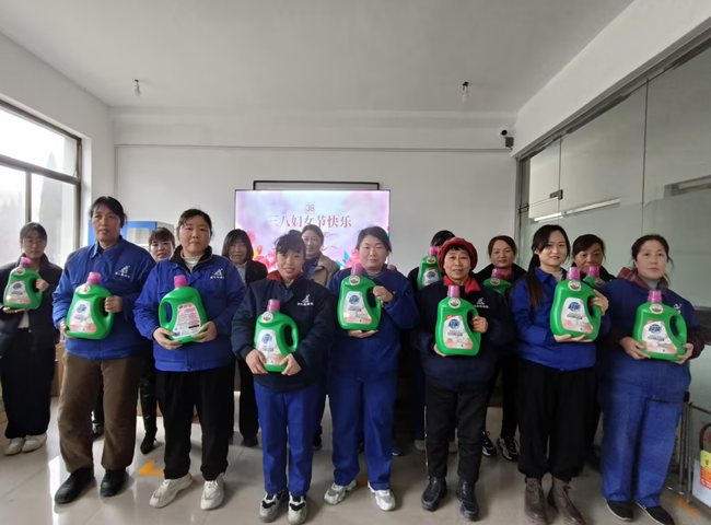 凯发一触即发官网三八节巾帼主题活动芬芳落地